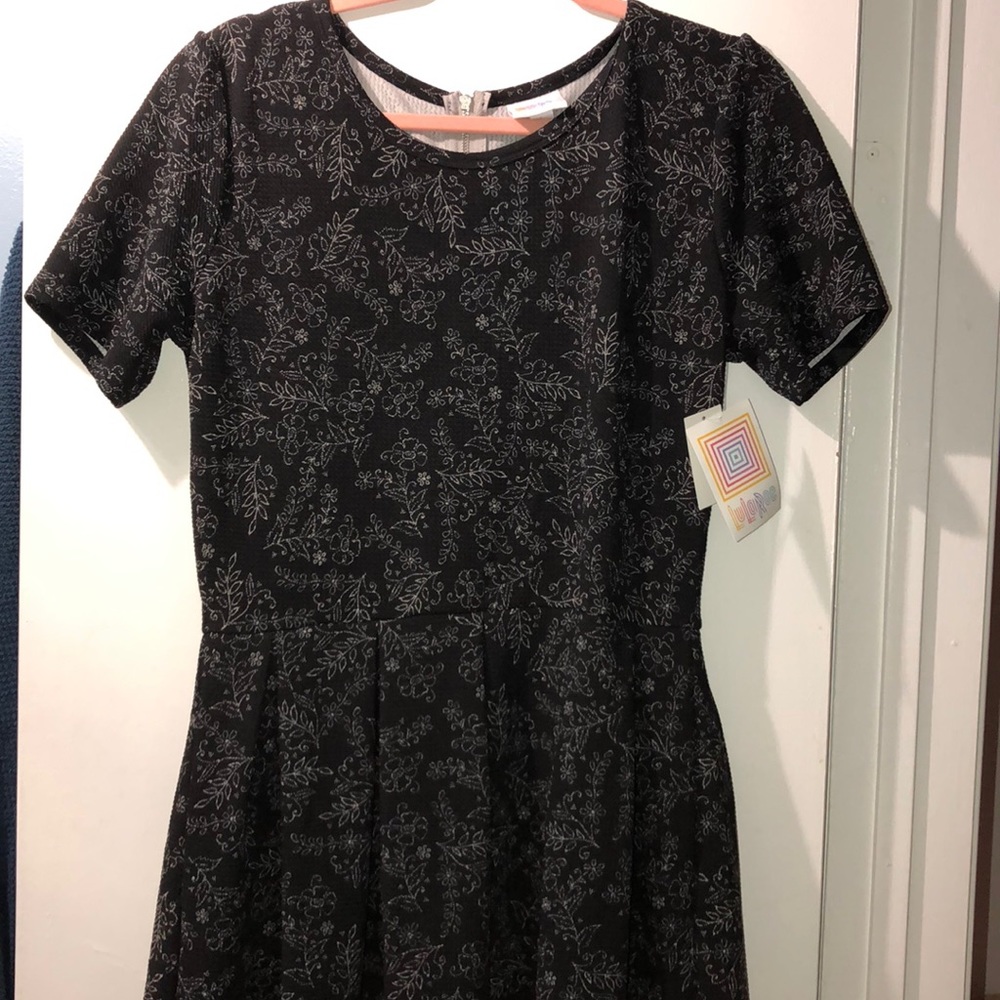 BNWT Black LulaRoe Amelia